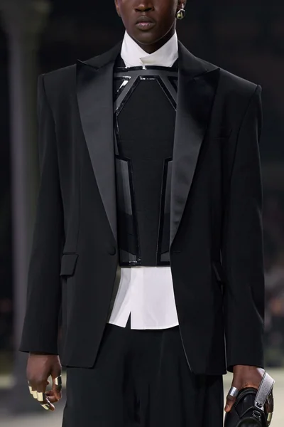 Look 241